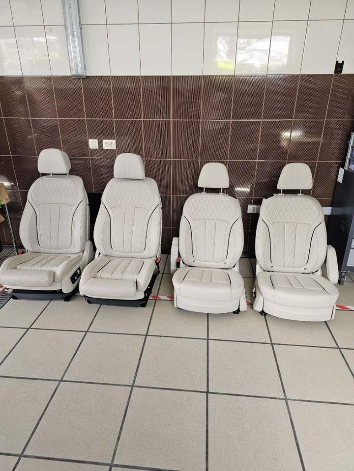 Set de scaune albe