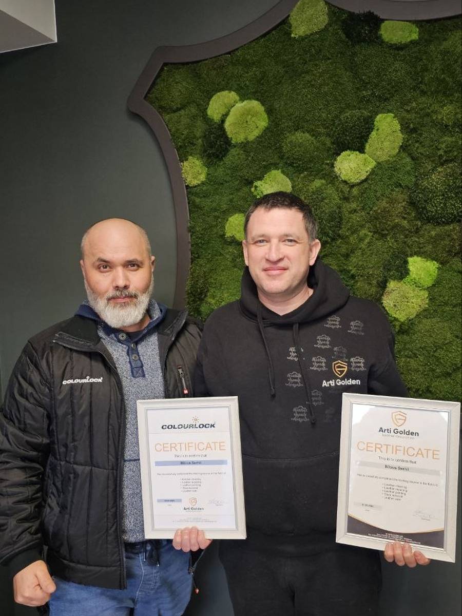 Absolvent al cursului cu certificat Arti Golden