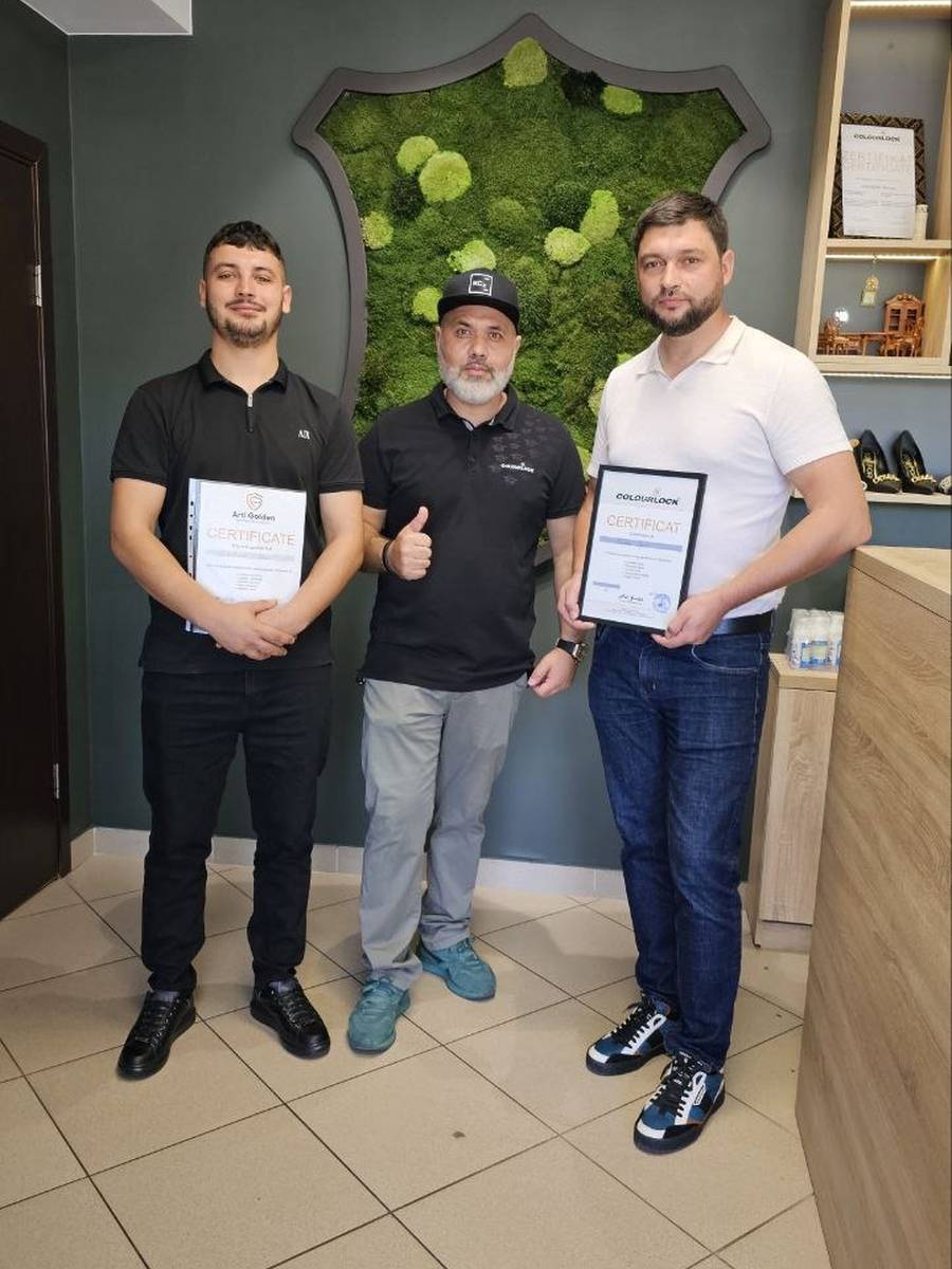 Absolvent al cursului cu certificat Arti Golden