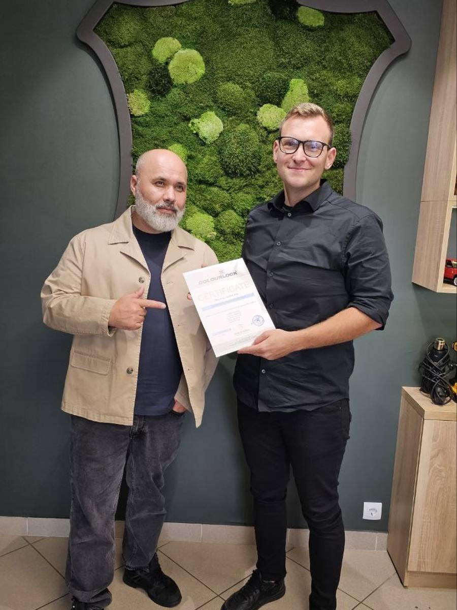 Absolvent al cursului cu certificat Arti Golden