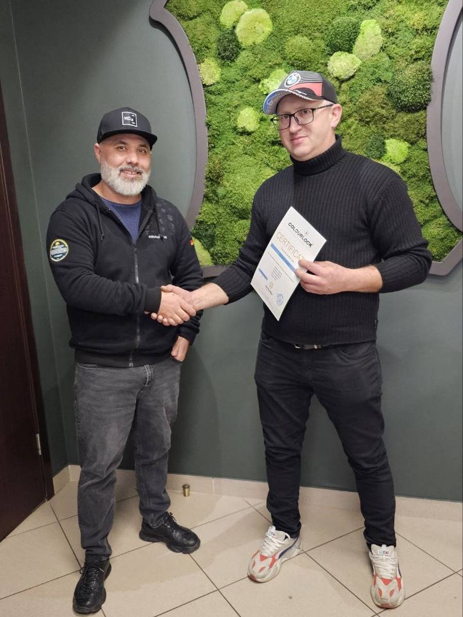 Absolvent al cursului cu certificat Arti Golden